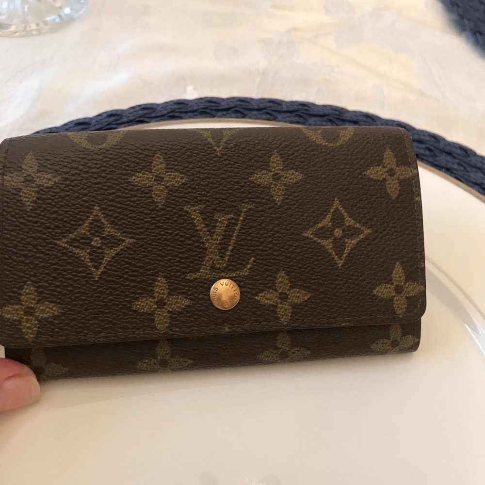 SORRY SOLD Authentic Louis Vuitton Porte Papier